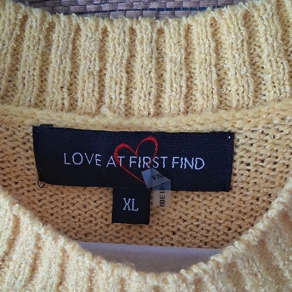 Comfy Love at First Find Yellow Crew Neck Sweater Crochet Sleeves  - Size XL - Picture 4 of 8